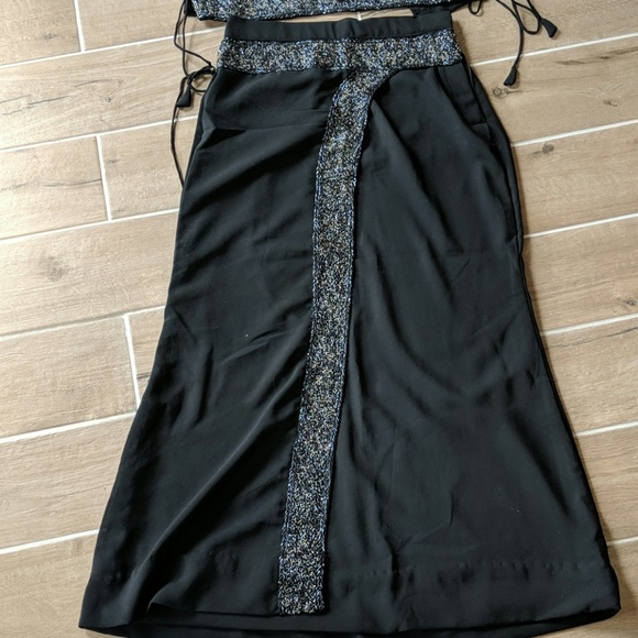 Black 2-piece gown - Picture 2 of 8